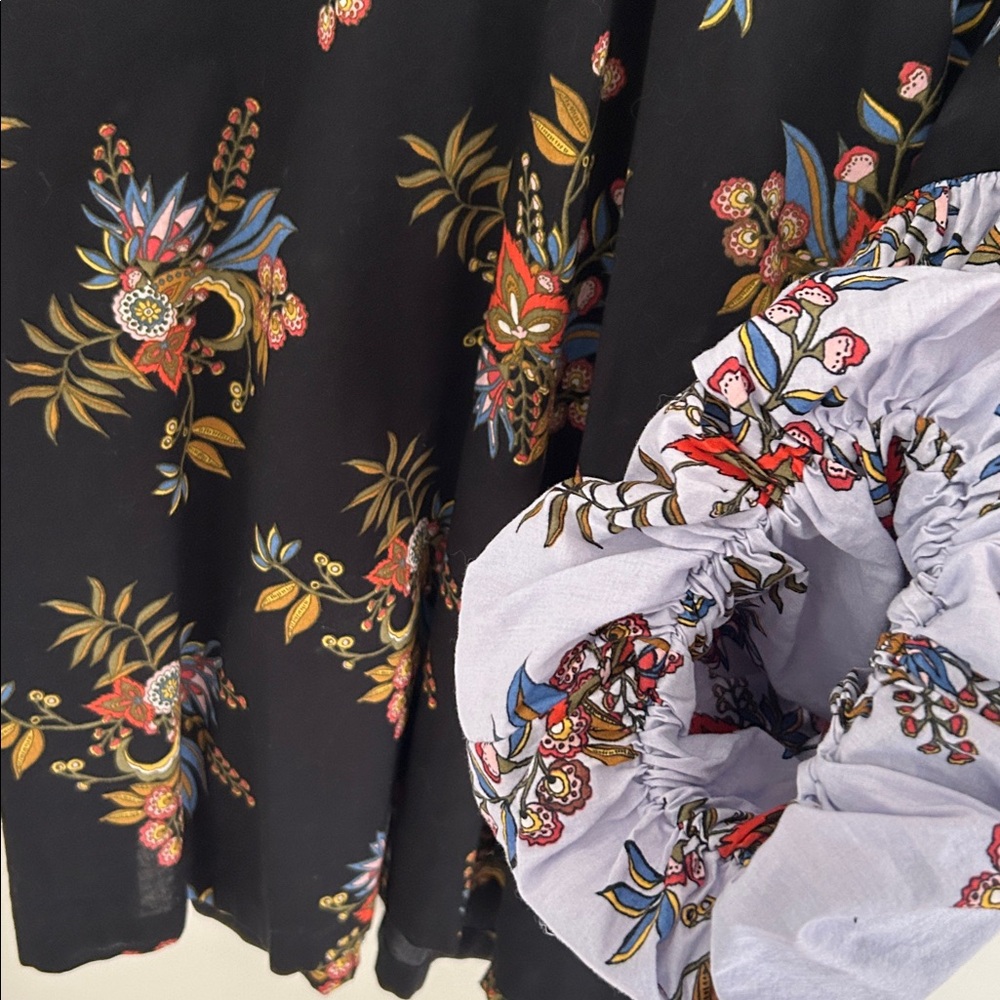 LOFT Black Floral Blouse with Puff Sleeves - Picture 9 of 9